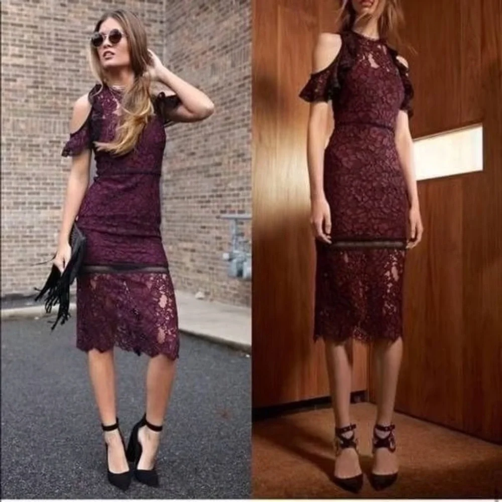 Alexis lace Evie Gothic Style Dress burgundy size medium.